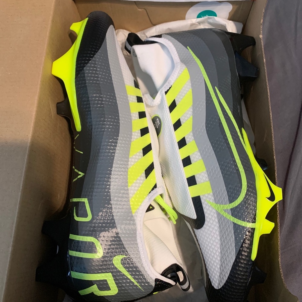 Nike air Pegasus 83 size 9.5 brand new